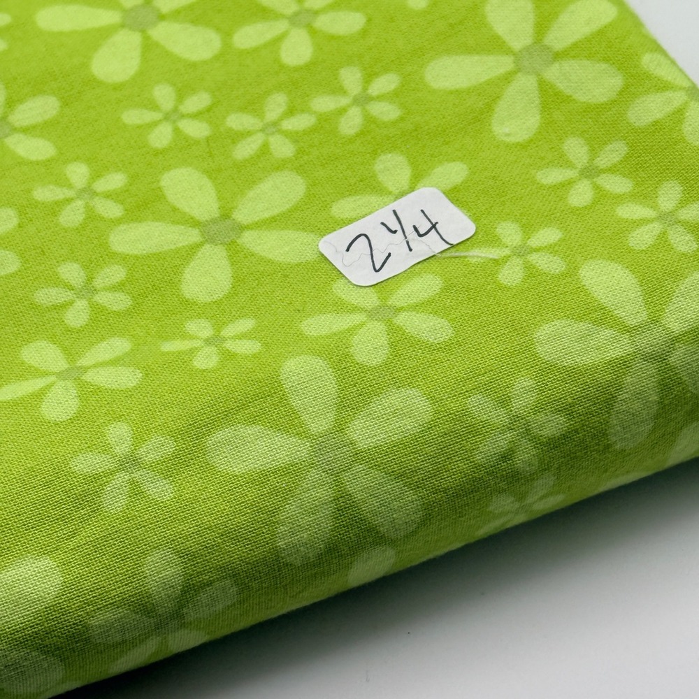 Floral Fabric Quilt Craft Material Green 2.25 Yards Cotton Yardage